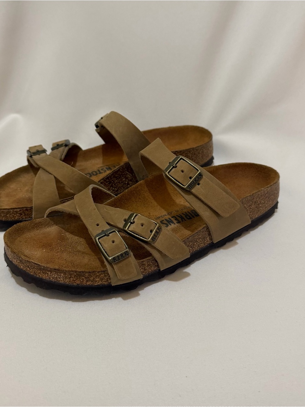 Birkenstock Women's Tan Crisscross Buckle Sandals - Picture 3 of 8